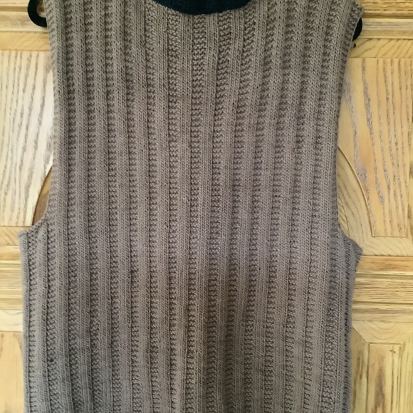 Fabulous TriColor Vest…..Chocolate/Cream/Black with Pin - Picture 3 of 3